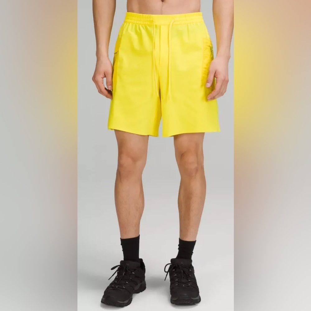 NWOT Lululemon Water-Repellent Hiking Short 8"